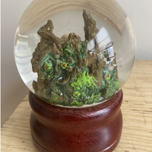 Silverstri Vintage Winter Wonderland Musical Snow Globe With Deer - Picture 6 of 7